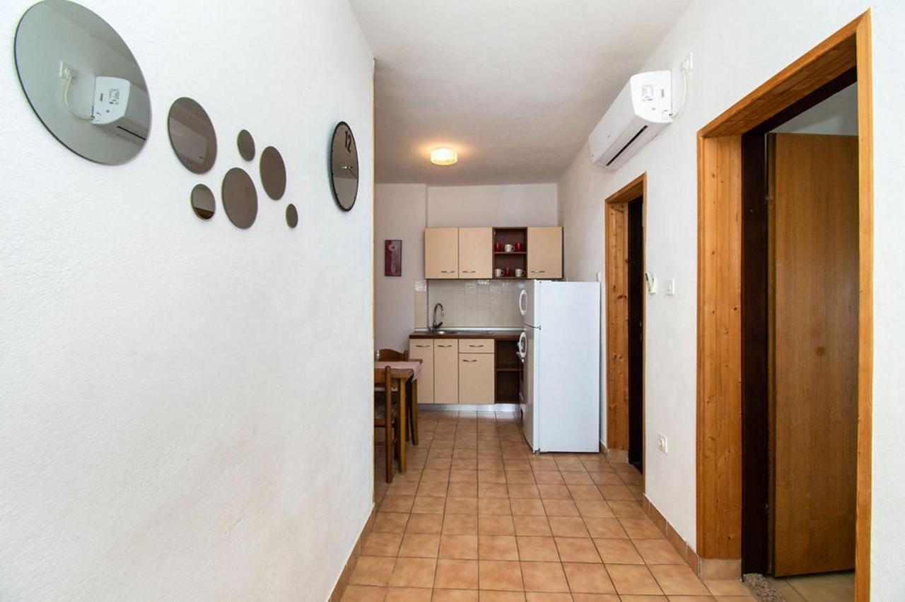 Apartments Crljenko Povljana Eksteriør billede