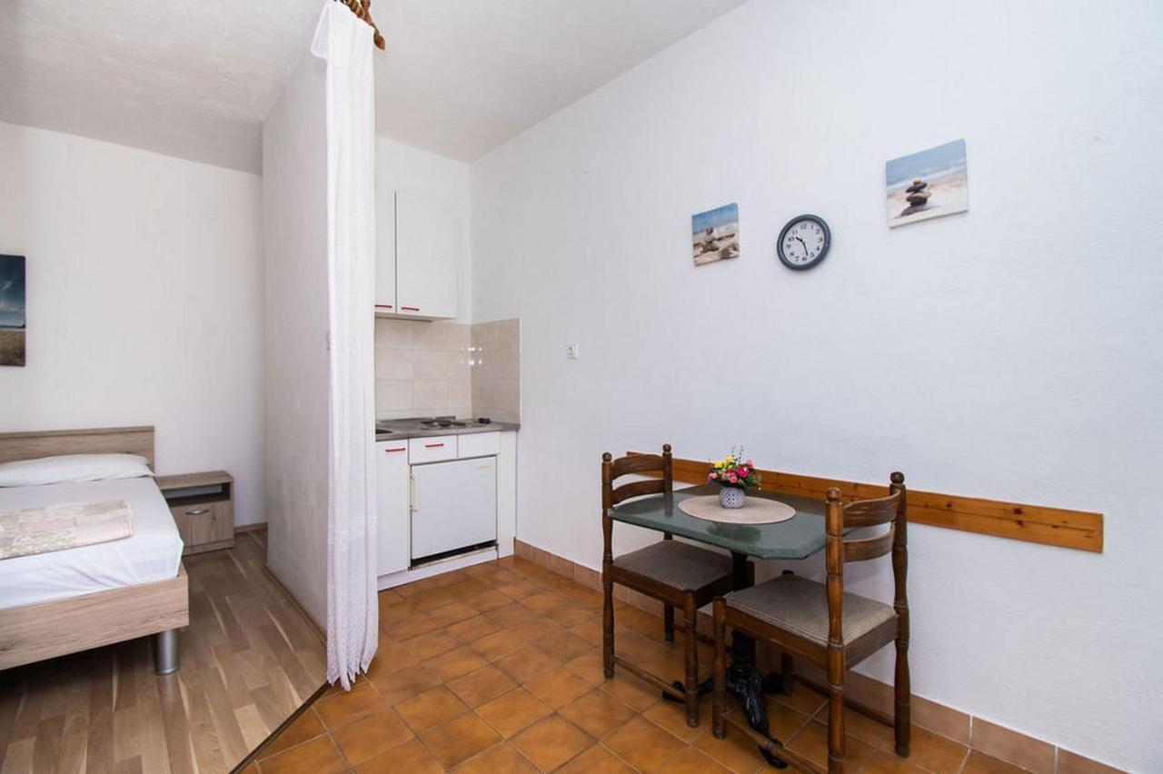 Apartments Crljenko Povljana Eksteriør billede
